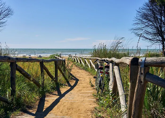 Cozy With Lateral Sea View In Appartement Bibione